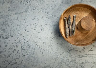 Selgase sinine, lihvitud põrandaplaadid